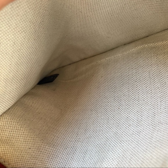 Gucci Zippy Pouch Wristlet w/Chunky Chain - Picture 5 of 13